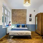 Silent blue apartment / Kochanowskigo St
