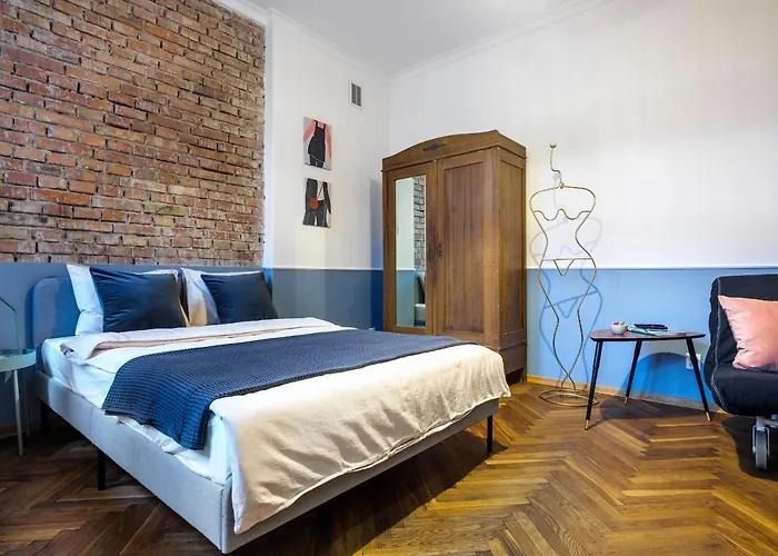 Silent blue apartment / Kochanowskigo St